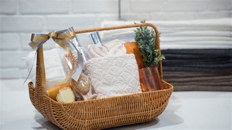 18 Hotel Welcome Basket Ideas Your Guests Will Love Cvent Blog