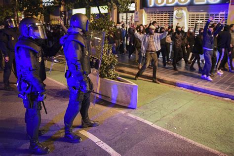 Un Total De Nou Detinguts I 10 Policies Ferits En Les Protestes En