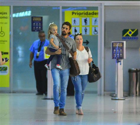 Foto Mariana Bridi é casada Rafael Cardoso e mãe de Aurora de 3