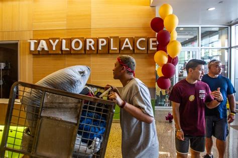 Hundreds of students move in to ASU’s downtown Phoenix dorms ...