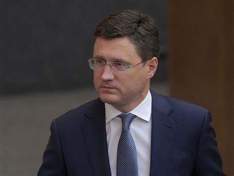Новак заявил, что Россия не гонится за лидерством на рынке нефти