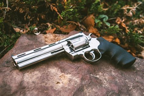 Colt Brings Back 44 Magnum Anaconda Revolver Maxim