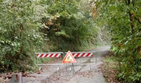 Maltempo Nel Levante Frana A Ne Chiusa Strada Tra Nascio E Cassagna