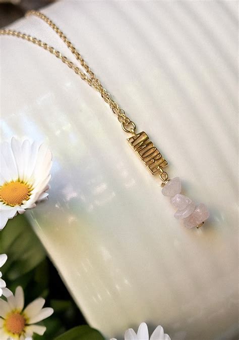 Collar Lariat AMORE Con Cuarzo Rosa Pupila