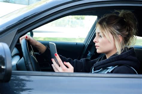 The Dangers Of Texting While Driving In Texas