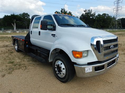 2011 FORD F650 Flatbed Truck