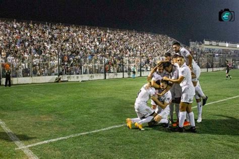 Ante un Gigante de la avenida colmado For Ever consiguió un triunfo