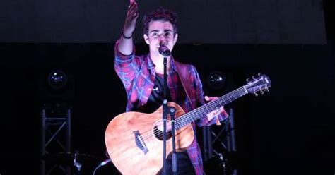 Gonzalo Hermida Y Levi Díaz Se Unen A La Fiesta De Benidorm Durante La