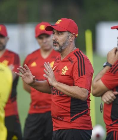 Pouco a pouco construir um jogo que dê alegria aos jogadores diz