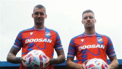 Maillot Domicile Viktoria Plzeň 2024 25