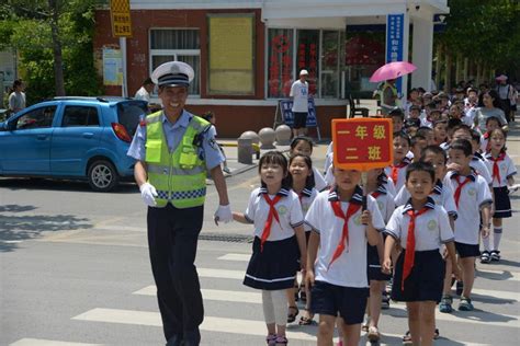 从50后到90后——5个不同年代群体书写新时代雷锋故事服务志愿郭良营