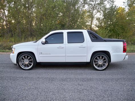 Chevrolet Avalanche 2016 | AutoCarWall