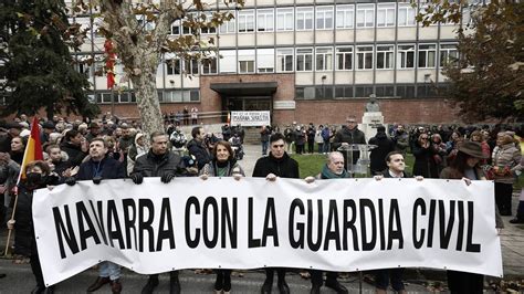 VÍDEO Una concentración denuncia en Pamplona la cesión de Sánchez a