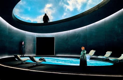 Im Ufo füreinander sterben Wagners Tristan und Isolde in Bayreuth