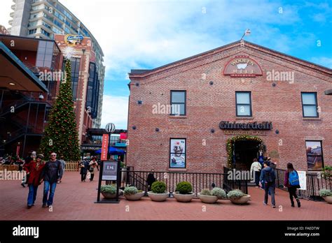 Ghirardelli Square Hi Res Stock Photography And Images Alamy