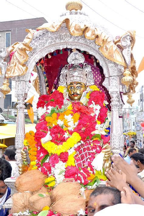 The Palanquin Procession Of Shri Anandi Swami Maharaj Lasted For 15