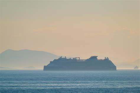 Premium Photo | Cruise liner ship in mediterranea sea