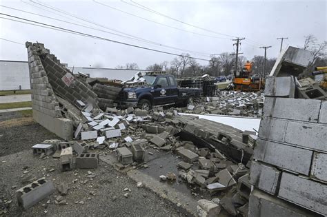 Suben A 29 Los Muertos Por Tornados En EEUU Con Miles De Casas