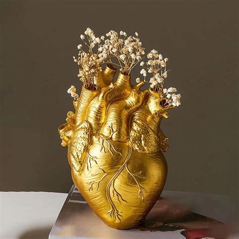 Anatomical Heart Vase Creme Cloud