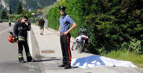 Tragedia Al Lago Di Garda Muore Durante La Pedalata Gazzetta Di Modena