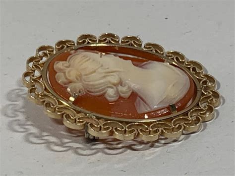Krementz Germany Shell Cameo Mushroom Design Border Gem