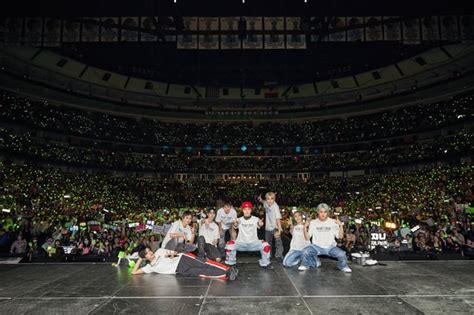 230110 NCT 127 Twitter Update: 'Neo City - The Link' in Chicago (230109) : r/NCT