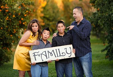 Funny Family Picture Poses - Funny PNG