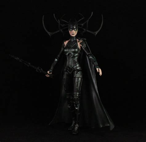 She's Fantastic: Thor Ragnarok Marvel Legends - HELA!