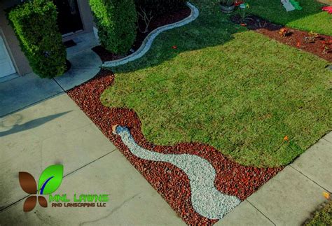 ปักพินโดย Mnl Lawns And Landscaping Llc ใน Rock And Mulch Landscaping