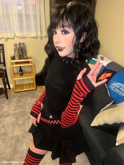 Sammynoodlesoup Thegoldengoddes Nude Onlyfans Leaks The Fappening