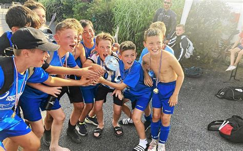 Les U Du Stade Mellacois Montent Sur Le Podium Au Tournoi De Rosporden Foot Amateur Bretagne