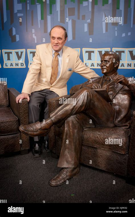 Bob Newhart Mit Bronze Skulptur Von Dr Robert Hartley Spielte Er Die