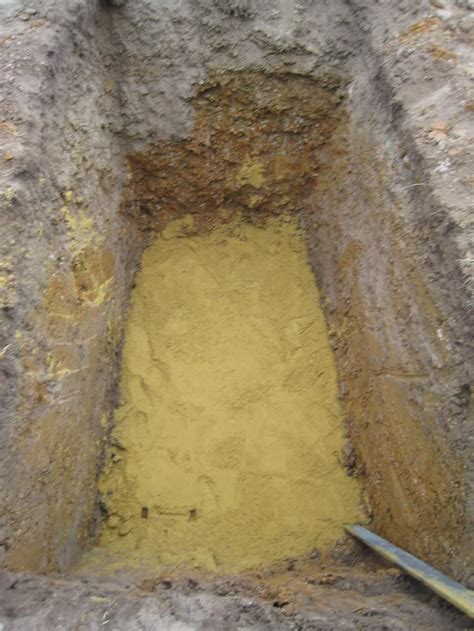 Tranchée de raccordement et fosse toutes eaux haRICOvert ma maison