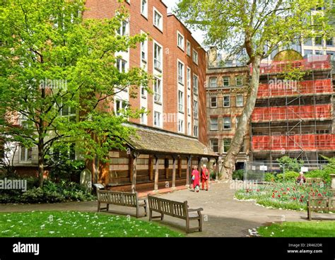 London King Edward Street Postmans Park Memorial To Heroic Self