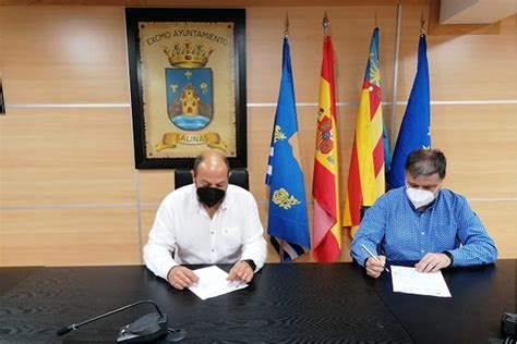 El Ayuntamiento De Salinas Y El Consorcio De Residuos Crea Firman El