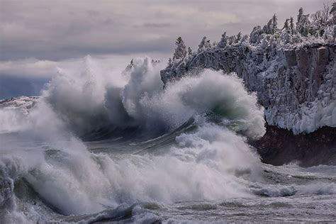 Crashing Lake Superior Waves 1 Tettegouche Minnesota