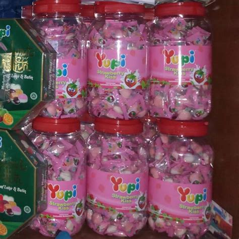 Jual Permen Yupi Strawberry Kiss Kemasan Jar Toples 300 Gram Shopee