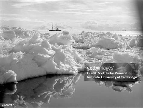Terra Nova Ship Photos And Premium High Res Pictures Getty Images