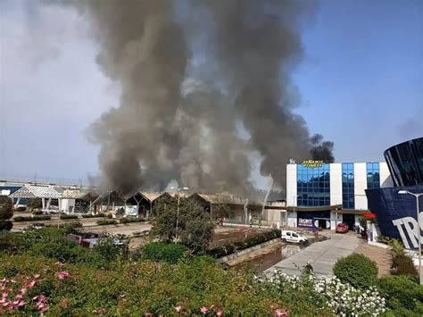 Incendio Al Centro Commerciale Le Vele Di Desenzano Arpa Monitora La