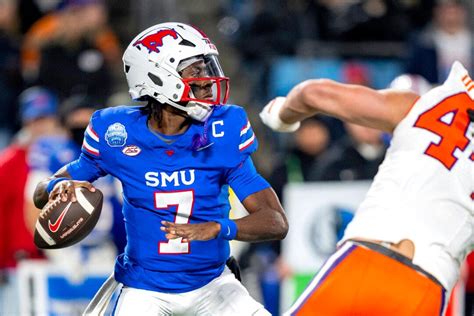 First 12 Team College Football Playoff Set Oregon Seeded No 1 And Smu