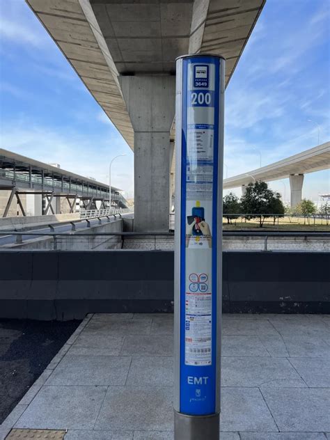 Cómo ir desde el Aeropuerto de Madrid al centro en Bus 200 Viaja