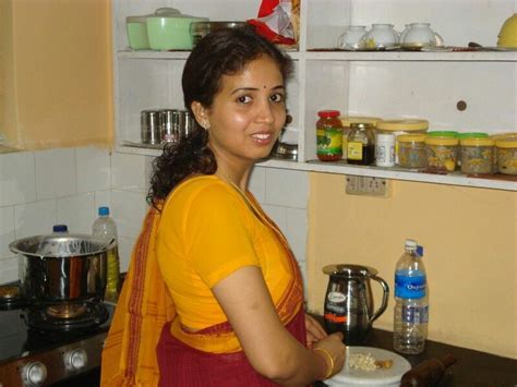 Desi Housewife In Kitchen Desi Beauty Desi Housewife