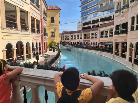 Venice Grand Canal Mall - Manila, Philippines : r/pics