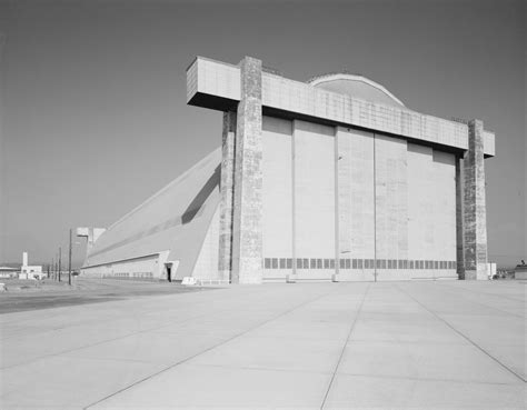 Tustin Airship Hangars (Tustin, 1943) | Structurae