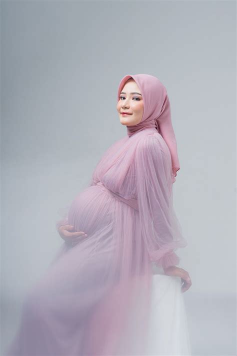 Pin Oleh Noni Zenita Di Maternity Di 2024 Gaya Ibu Hamil Fotografi