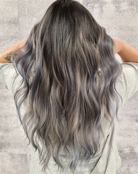 50 Trendiest Ideas of Gray Highlights to Try in 2022 - Hair Adviser