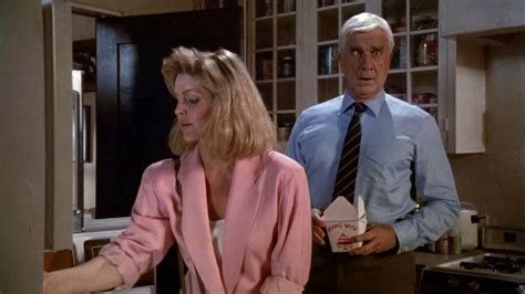 Y A T Il Un Flic Pour Sauver La Reine Un Film De 1988 Télérama