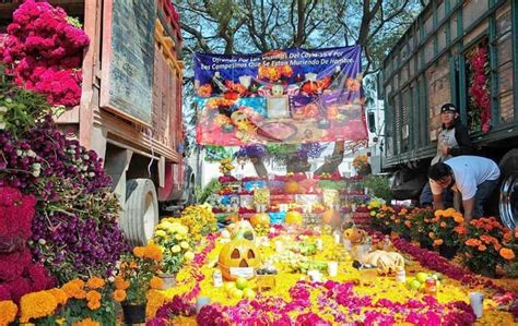 Central de Abasto dedica ofrenda de muertos a víctimas del Covid 19