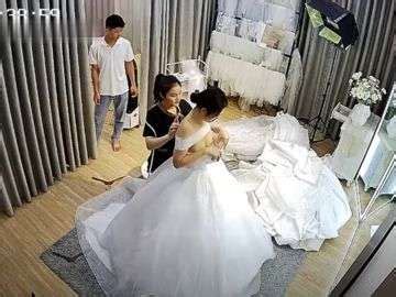 Clip Sex Quay Lén Cô Dâu Xinh Đẹp Đang Thay Váy Cưới Trong Phòng Thử Đồ PhimSexVNChich