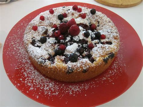 Gâteau moelleux aux fruits rouges Les p tits plats d une bretonne